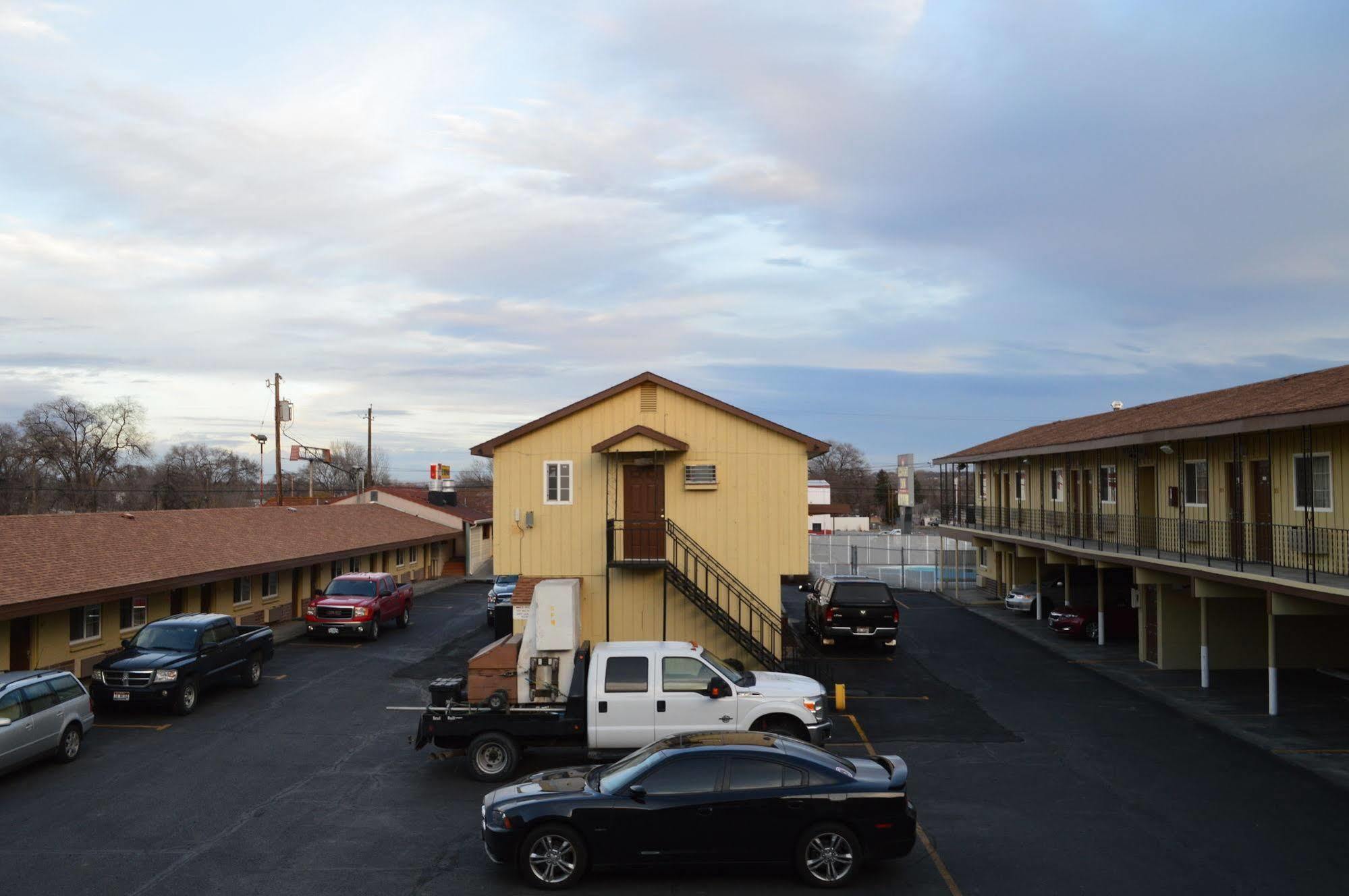 Economy Inn Hermiston Esterno foto